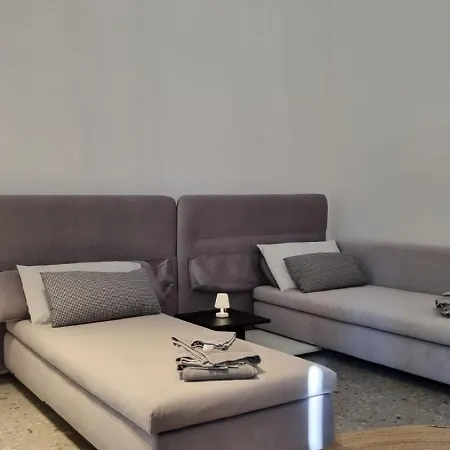 Malgrate-lecco, La Corte Del Holiday home